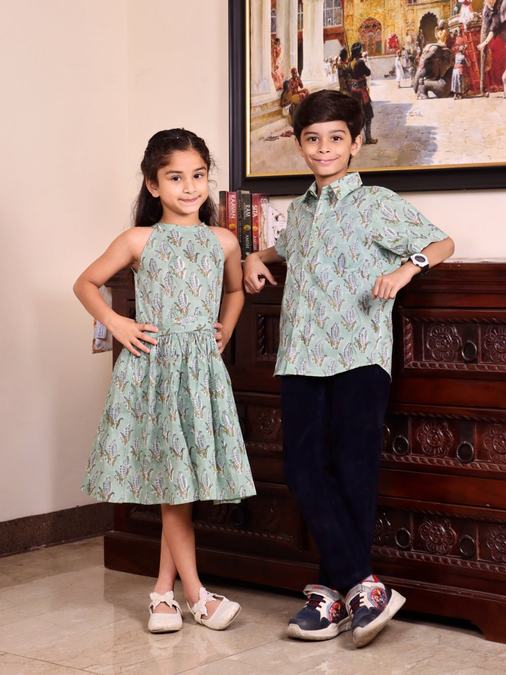 Ivaan Twining Set