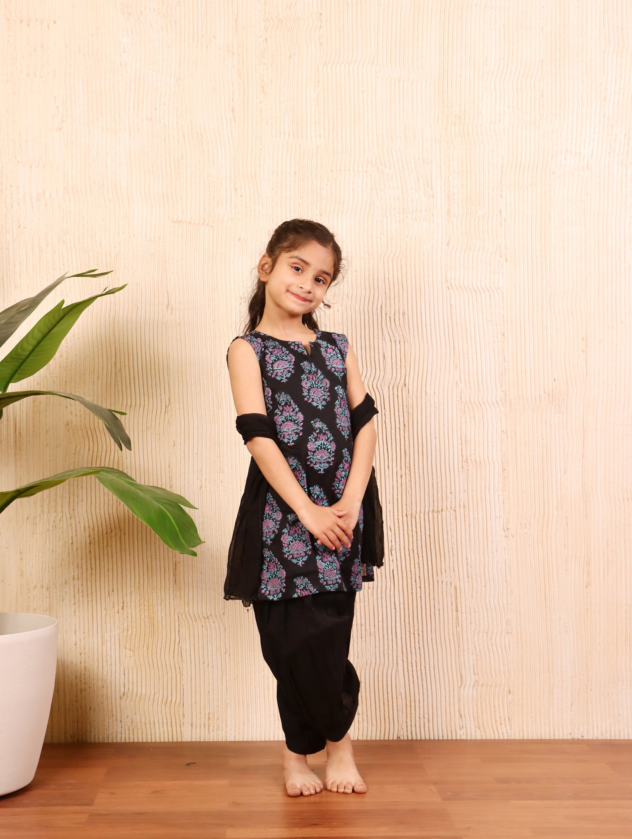 Noorie Twining Set