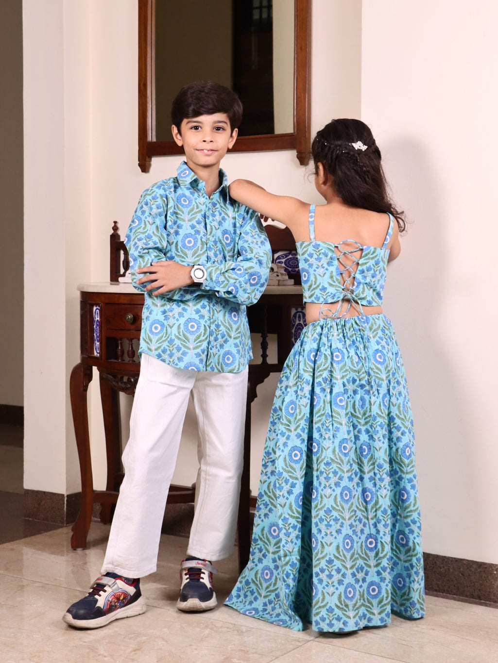 Blue-bell Twining Set