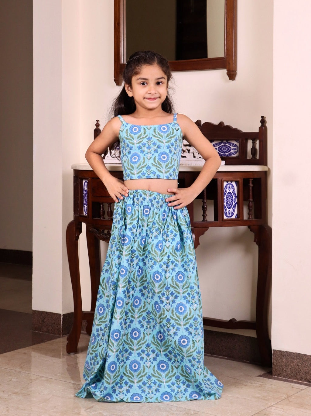 Blue-bell Twining Set