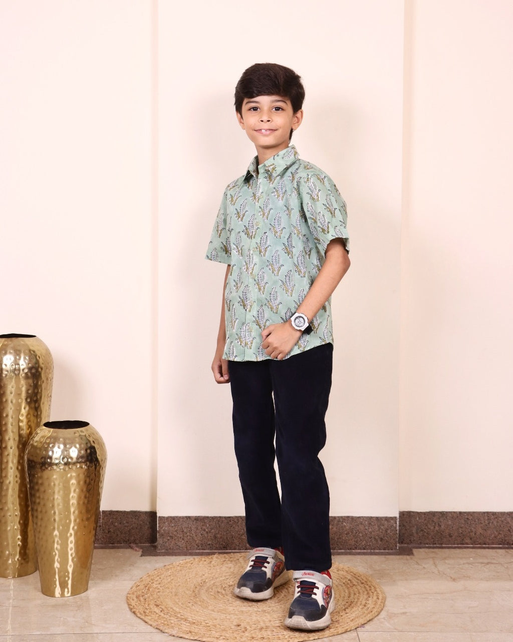 Ivaan Twining Set